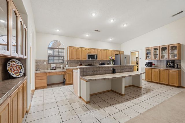 9812 Karak Road NE, Albuquerque, NM 87122