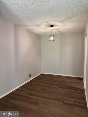 27 MENDREY CT, Trenton, NJ 08648