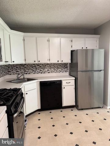 27 MENDREY CT, Trenton, NJ 08648