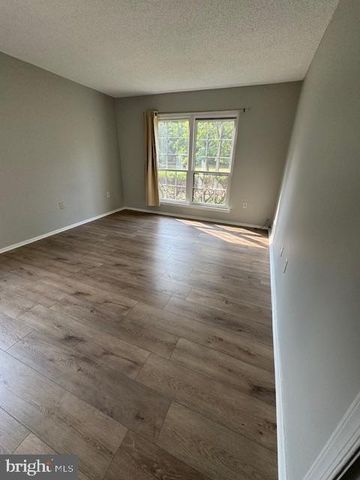 27 MENDREY CT, Trenton, NJ 08648