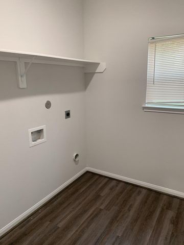 9026 Everglade B, Houston, TX 77078