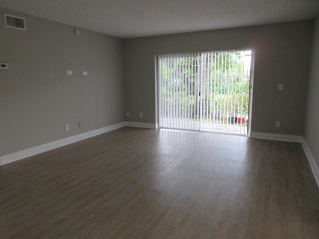 4065 NW 114th Avenue, Coral Springs, FL 33065