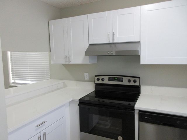 4065 NW 114th Avenue, Coral Springs, FL 33065