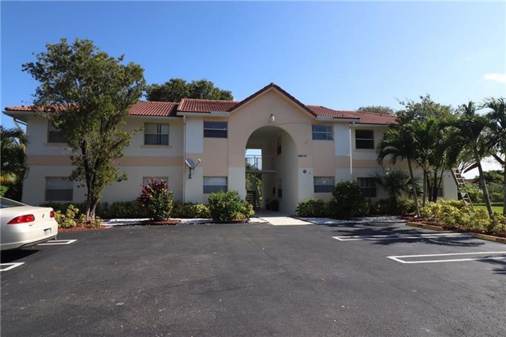 4065 NW 114th Avenue, Coral Springs, FL 33065