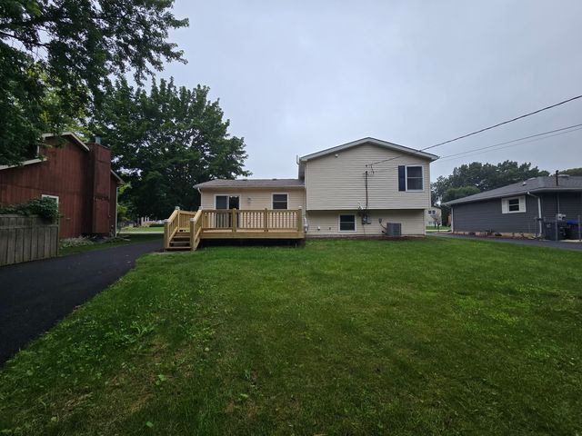 38355 N North Shore Avenue, Beach Park, IL 60087