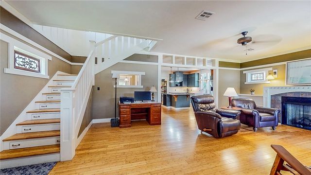 214 Lake Francis Drive, Siloam Springs, AR 72761