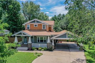 214 Lake Francis Drive, Siloam Springs, AR 72761