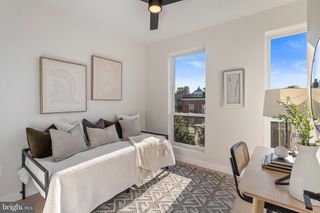 733 8TH ST SE #302, Washington, DC 20003