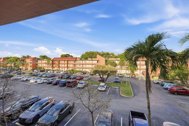 8826 W Mcnab Rd 304, Tamarac, FL 33321