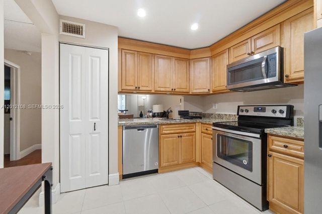 8826 W Mcnab Rd 304, Tamarac, FL 33321