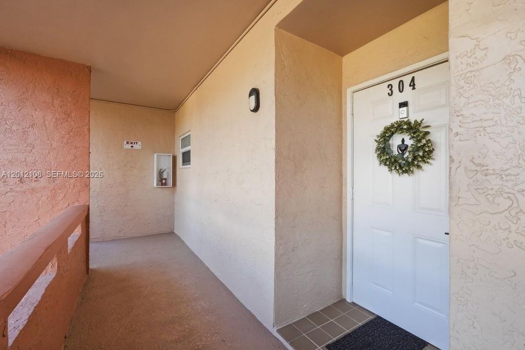 8826 W Mcnab Rd 304, Tamarac, FL 33321
