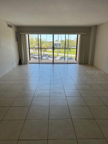 10355 PARADISE BOULEVARD 114, Treasure Island, FL 33706