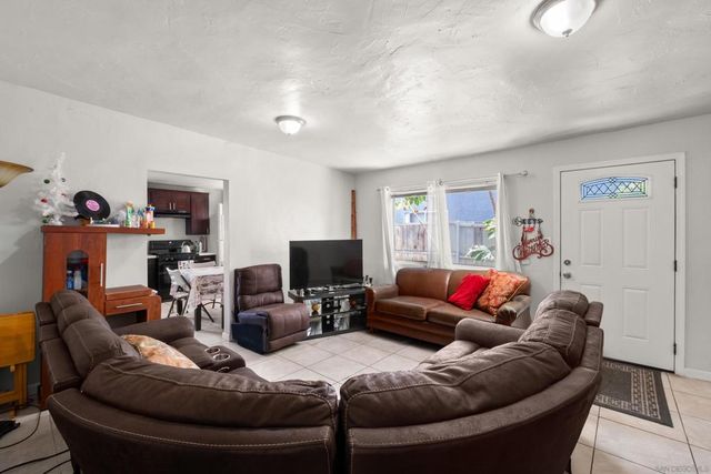 830 834 11th St, Imperial Beach, CA 91932