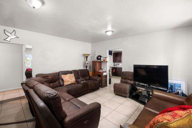 830 834 11th St, Imperial Beach, CA 91932