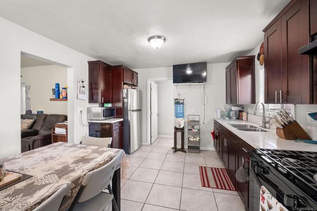 830 834 11th St, Imperial Beach, CA 91932