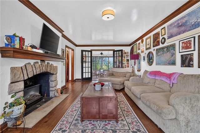 609 E 92nd Terrace, Kansas City, MO 64131