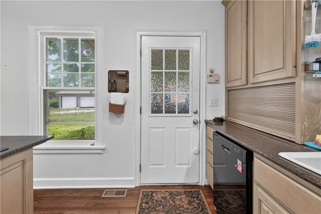 609 E 92nd Terrace, Kansas City, MO 64131