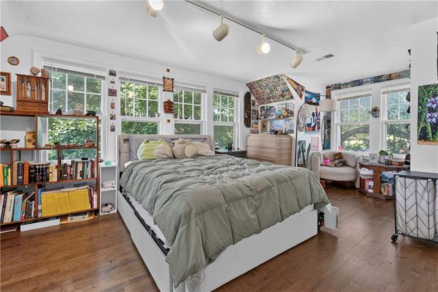 609 E 92nd Terrace, Kansas City, MO 64131