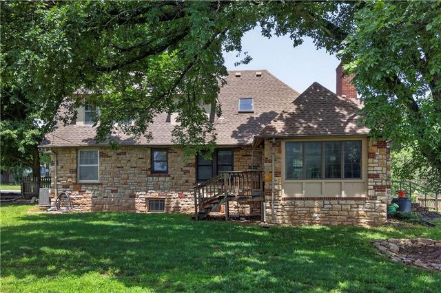 609 E 92nd Terrace, Kansas City, MO 64131