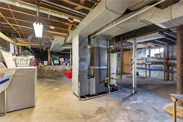 609 E 92nd Terrace, Kansas City, MO 64131