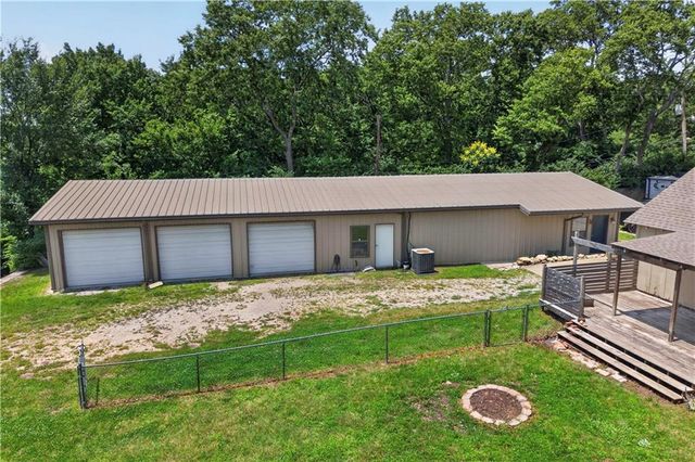 609 E 92nd Terrace, Kansas City, MO 64131