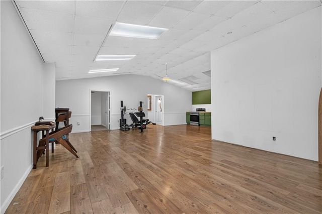 609 E 92nd Terrace, Kansas City, MO 64131