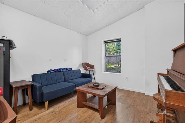 609 E 92nd Terrace, Kansas City, MO 64131