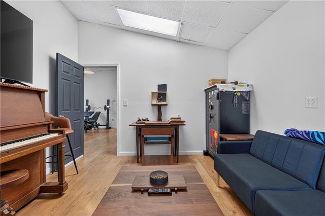 609 E 92nd Terrace, Kansas City, MO 64131