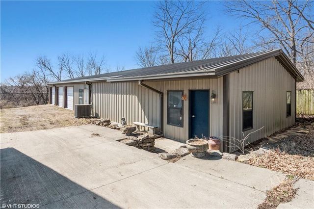 609 E 92nd Terrace, Kansas City, MO 64131