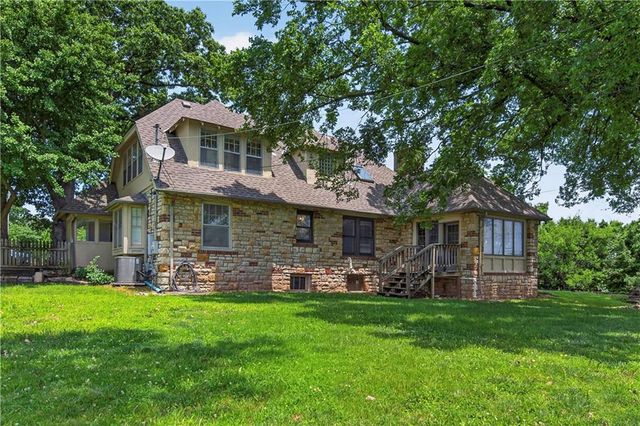609 E 92nd Terrace, Kansas City, MO 64131