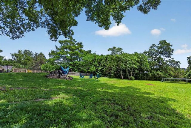 609 E 92nd Terrace, Kansas City, MO 64131
