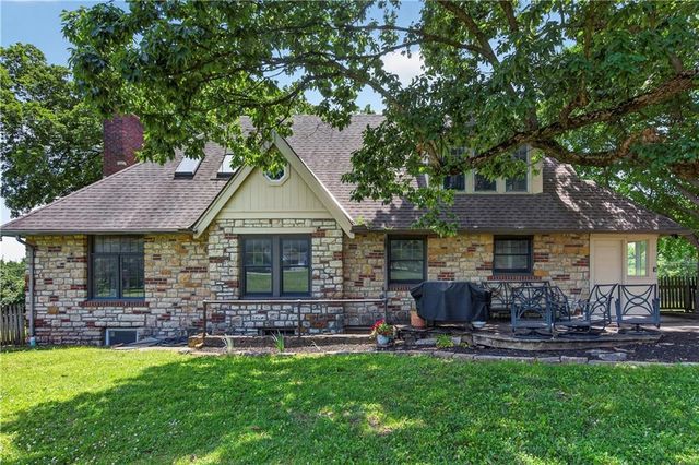 609 E 92nd Terrace, Kansas City, MO 64131