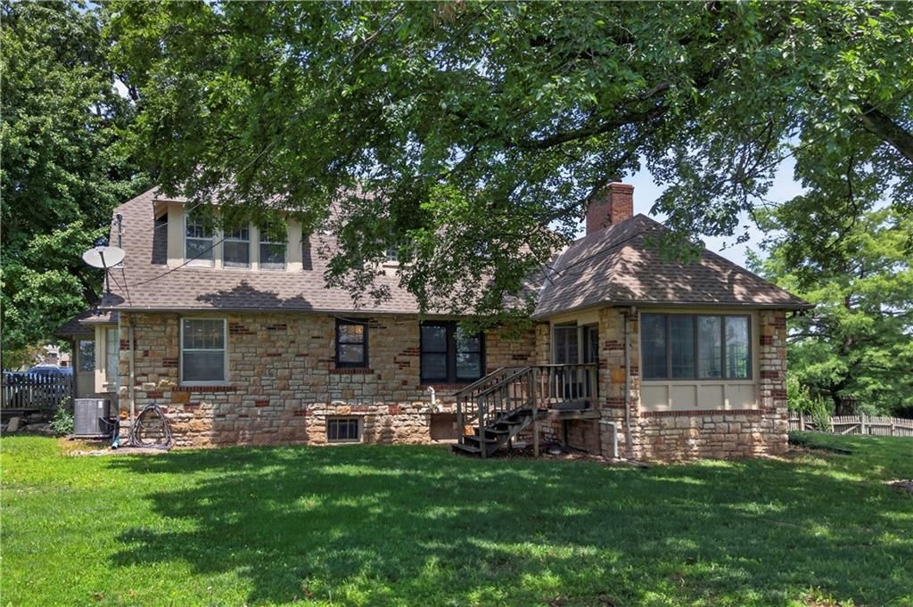 609 E 92nd Terrace, Kansas City, MO 64131