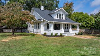 1590 S Center Street, Hickory, NC 28602