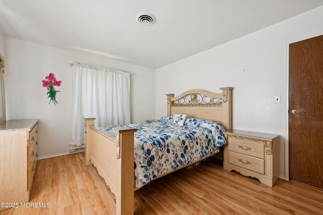 4 Minnesota Avenue, Whiting, NJ 08759