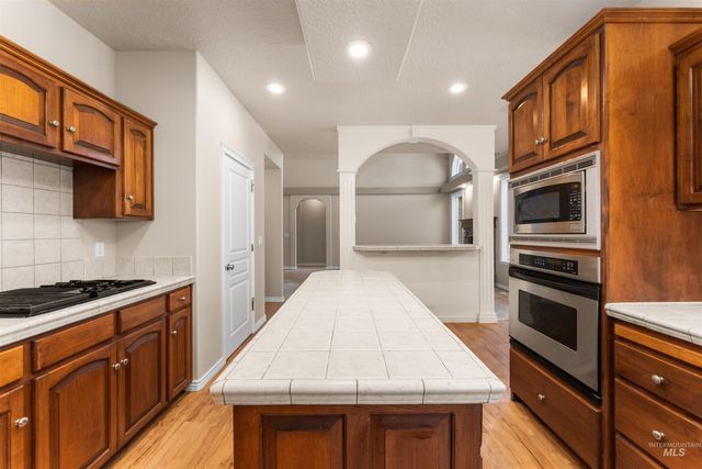 1428 S Island Glenn Way, Eagle, ID 83616