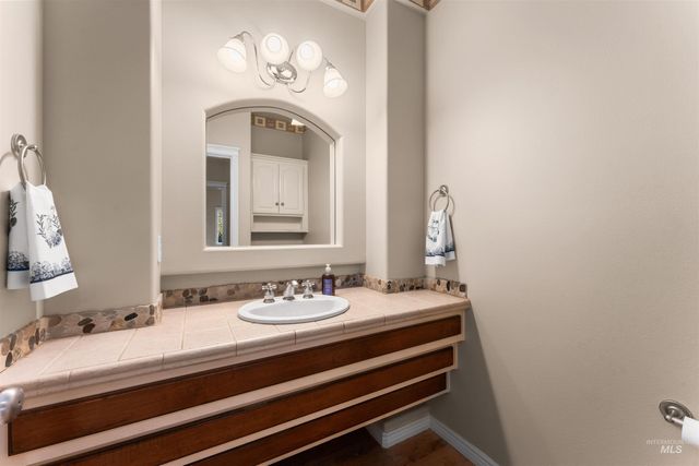 1428 S Island Glenn Way, Eagle, ID 83616