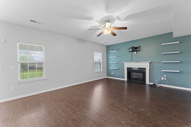 2207 Ambergate Dr, Murfreesboro, TN 37127