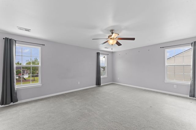 2207 Ambergate Dr, Murfreesboro, TN 37127