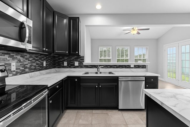 2207 Ambergate Dr, Murfreesboro, TN 37127