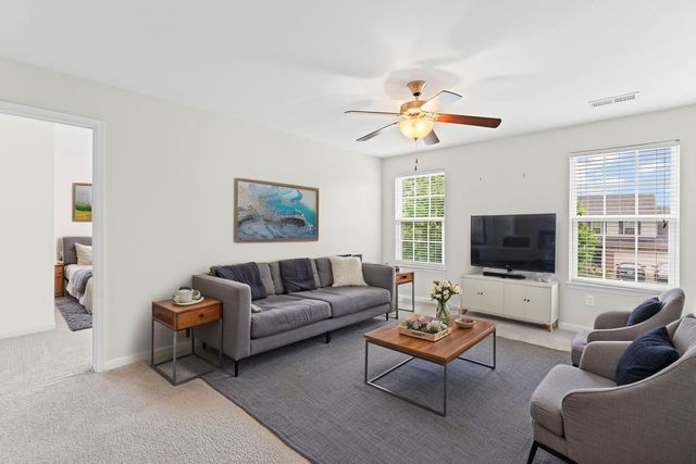 2207 Ambergate Dr, Murfreesboro, TN 37127