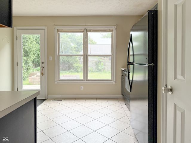 2137 Shiloh Drive, Columbus, IN 47203