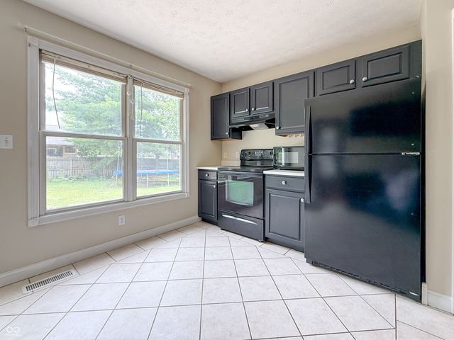 2137 Shiloh Drive, Columbus, IN 47203