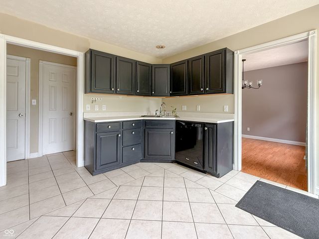 2137 Shiloh Drive, Columbus, IN 47203