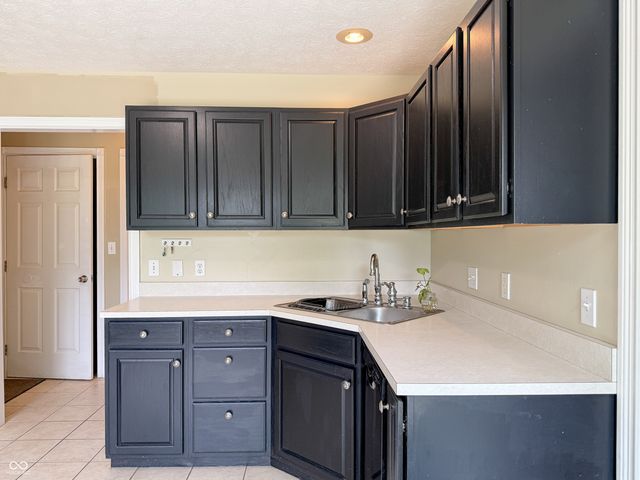 2137 Shiloh Drive, Columbus, IN 47203
