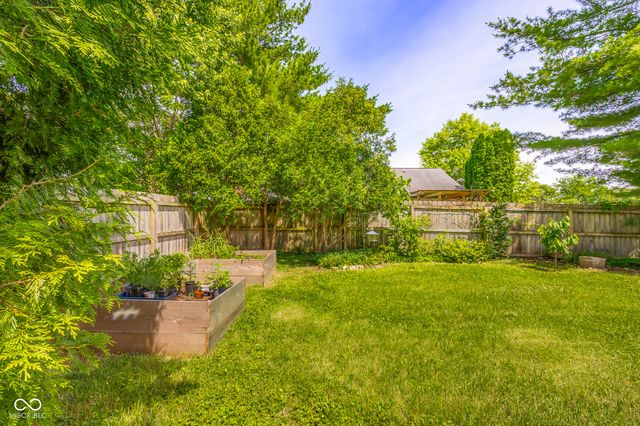 2137 Shiloh Drive, Columbus, IN 47203