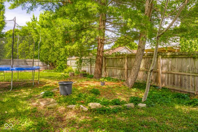 2137 Shiloh Drive, Columbus, IN 47203