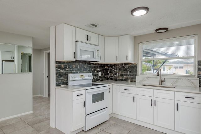 10521 OAK HILL DRIVE, Port Richey, FL 34668