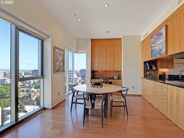 1221 Sw 10TH Ave 1804, Portland, OR 97205