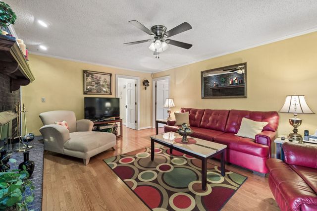 1202 Sycamore Valley Rd, Ashland City, TN 37015